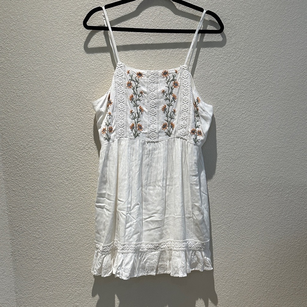 Patrons of Peace White Floral Embroidered mini dress size xl